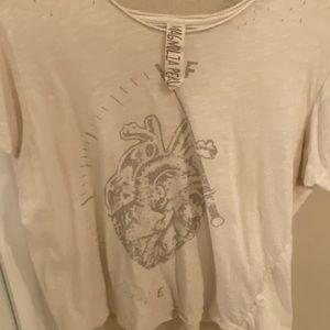 Magnolia Pearl Full Heart t-shirt